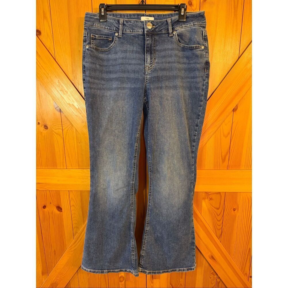 M Jeans by Maurice’s Classic Fit Distressed Flare Medium Wash Jeans Size 12 (692